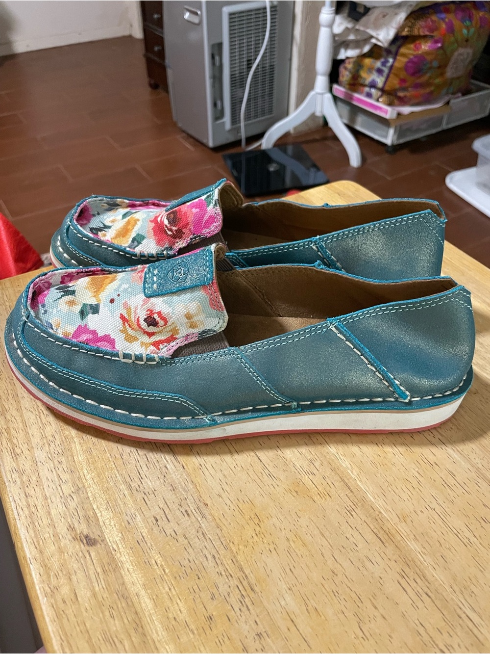 Ariat Cruiser slip on shoe flat loafer pool blue floral pink yellow canvas 8 MED - Picture 8 of 16